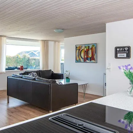Li Holiday home Hejls